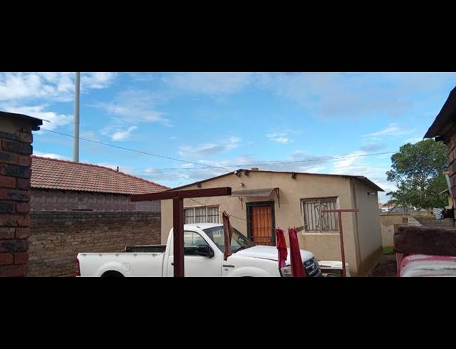 2 BEDROOM HOUSE FOR SALE IN THULANI